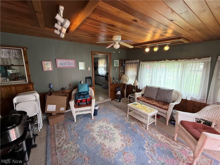 147 Newell Avenue, St Clairsville, OH - Photo 8