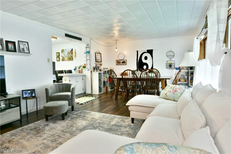 230 High Avenue, Niles, OH - Photo 3