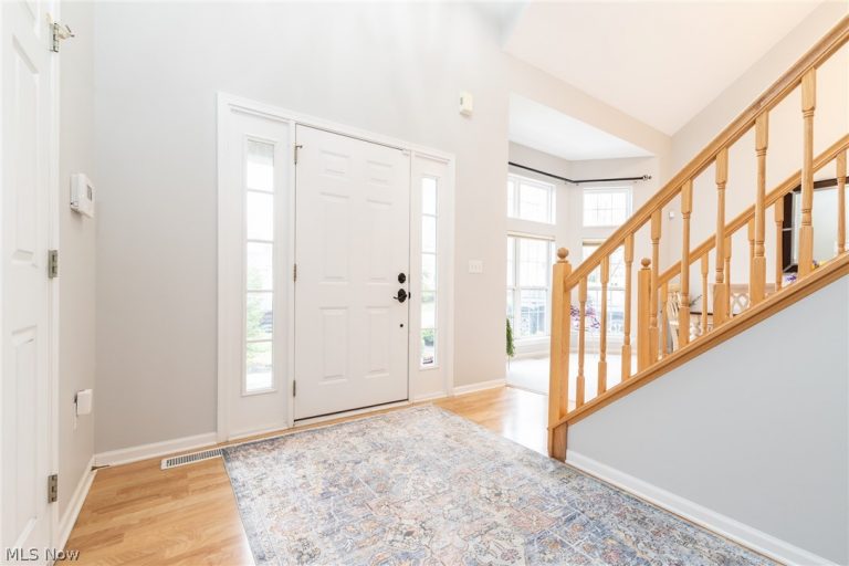 2703 Walton Boulevard, Twinsburg, OH - Photo 2