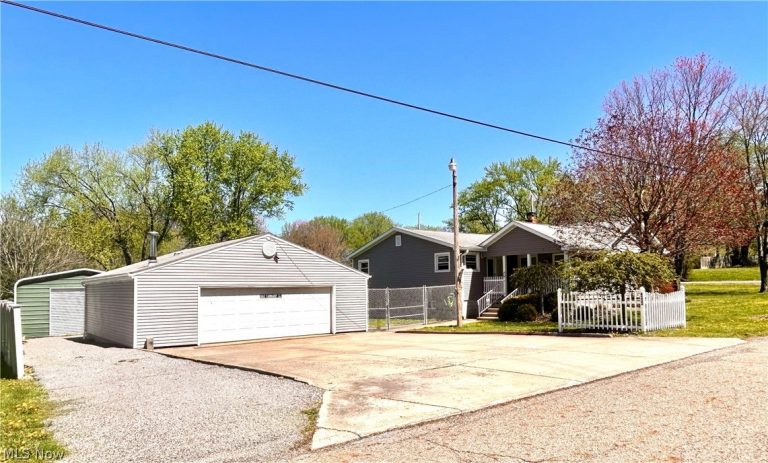 4222 Central Avenue, Austintown, OH - Photo 3