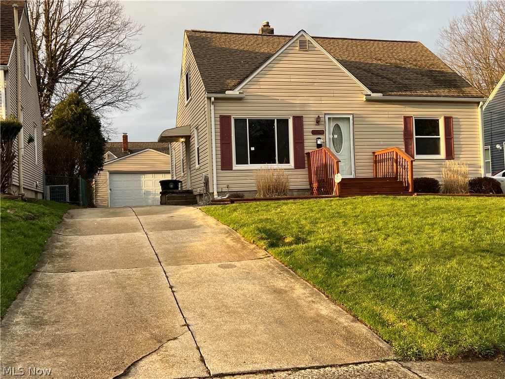 715 Catawba Avenue, Akron, OH