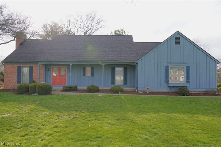 1235 Briarview Avenue, North Canton, OH - Photo 2