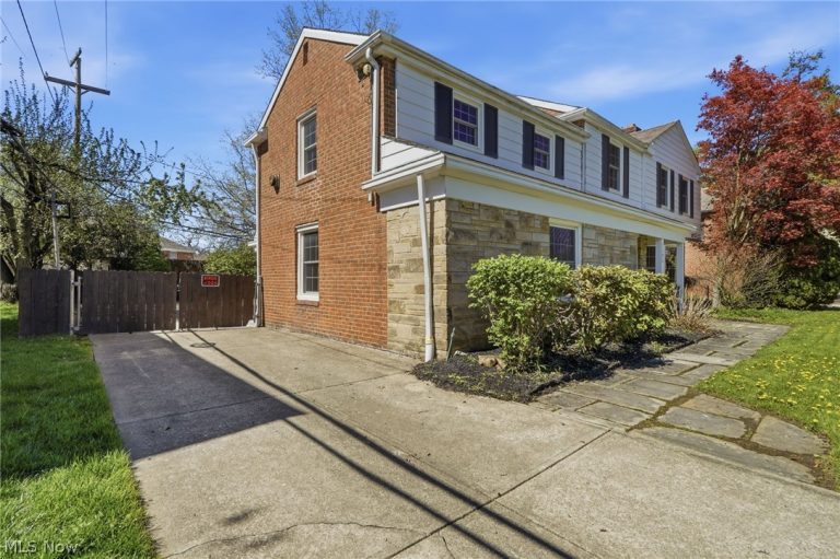 3378 Clayton Boulevard, Shaker Heights, OH - Photo 3