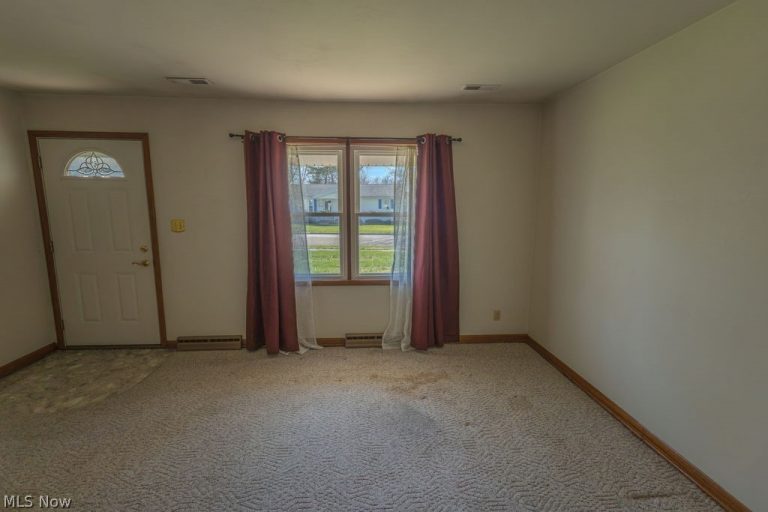 143 Riverview Drive, Marietta, OH - Photo 2