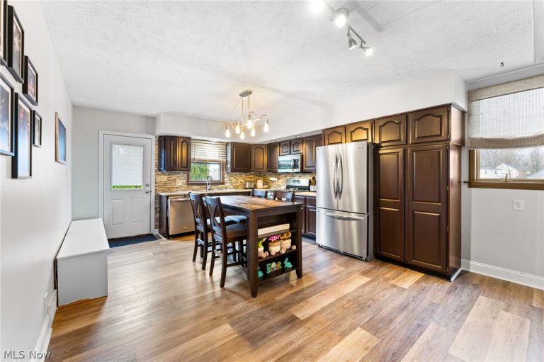 101 Delaware Avenue, Poland, OH - Photo 6
