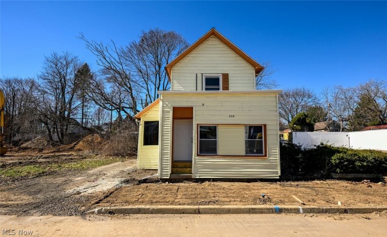 868 Main Street, Akron, OH - Photo 2