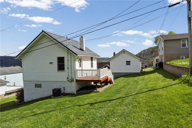 1018 Biltmore Avenue, Toronto, OH - Photo 2