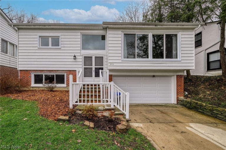 3711 Meadowbrook Boulevard, University Heights, OH, 44118