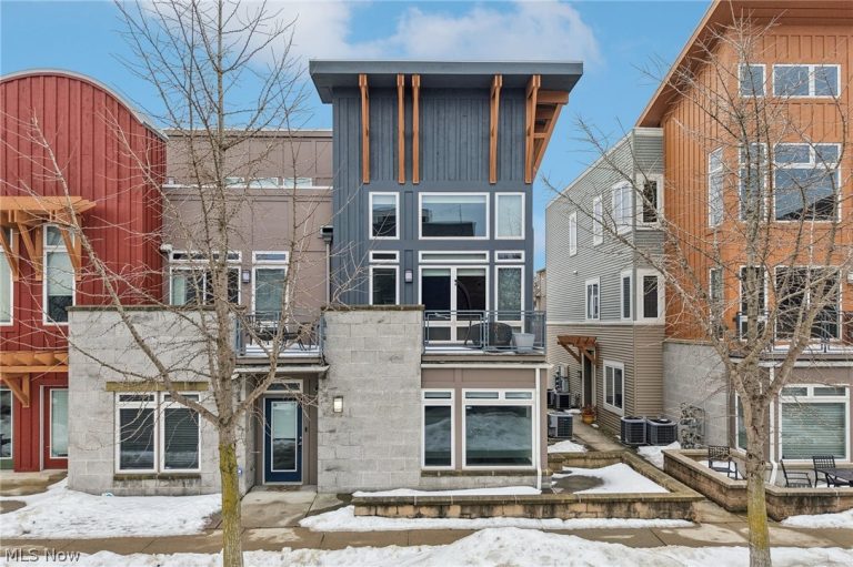 7417 Battery Park Boulevard, Cleveland, OH, 44102
