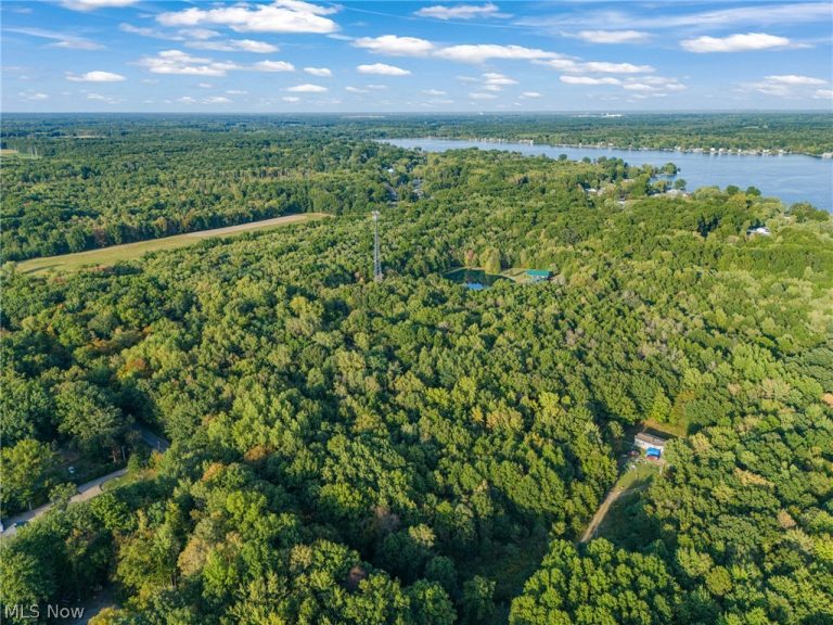 1135 Mahoning Portage Co Line Road, Lake Milton, OH, 44429