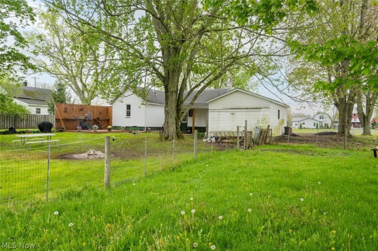 10190 Penniman Road, Orwell, OH - Photo 8