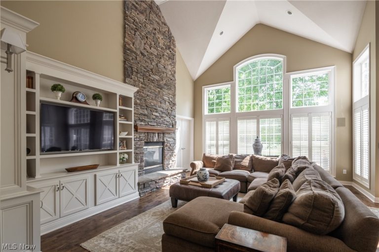 285 Burwick Road, Highland Heights, OH - Photo 4