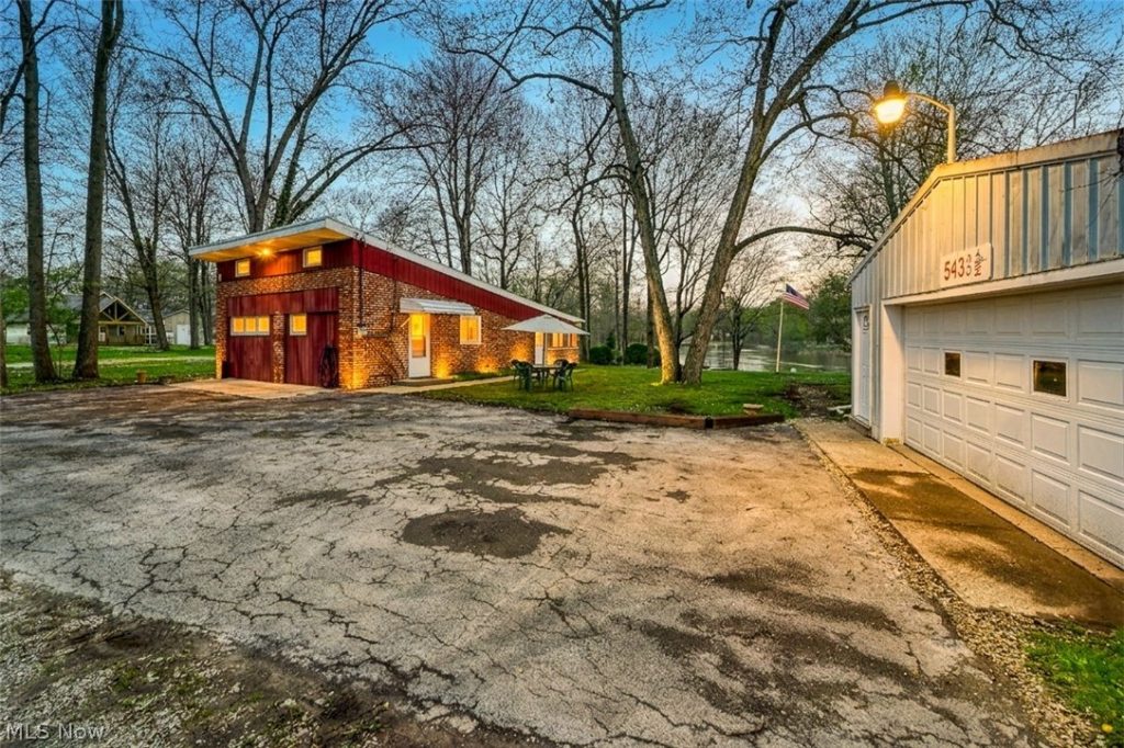 543 1/2 Gallagher Road, North Benton, OH