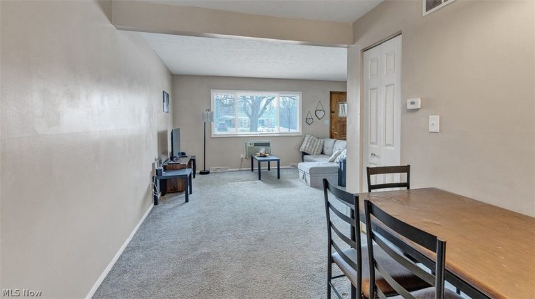 2472 Warren Parkway #20, Twinsburg, OH - Photo 6