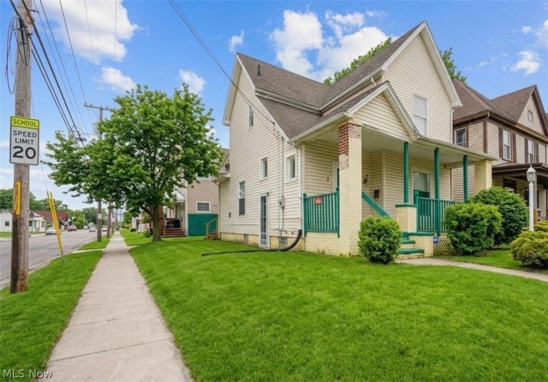 354 Clarendon Avenue, Canton, OH - Photo 2