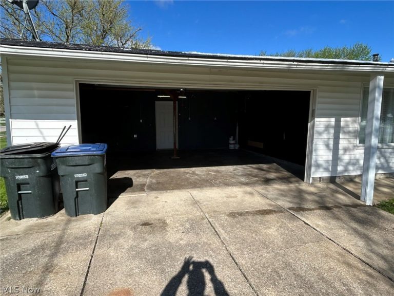 1882 Paul Drive, Brunswick, OH - Photo 4