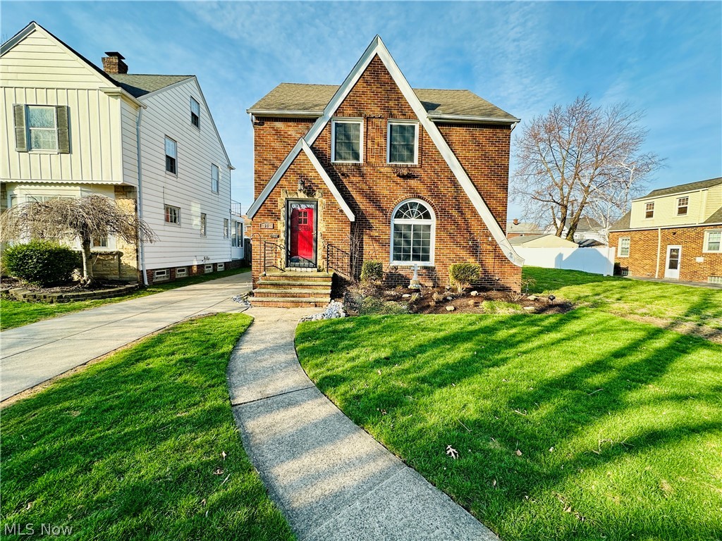 94 217th Street, Euclid, OH