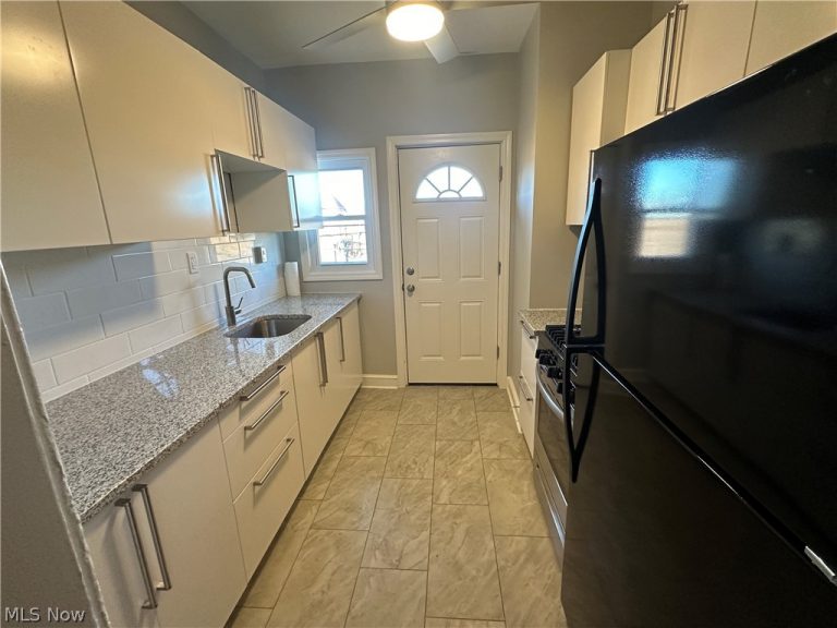 3074 25th Street #5, Cleveland, OH - Photo 4