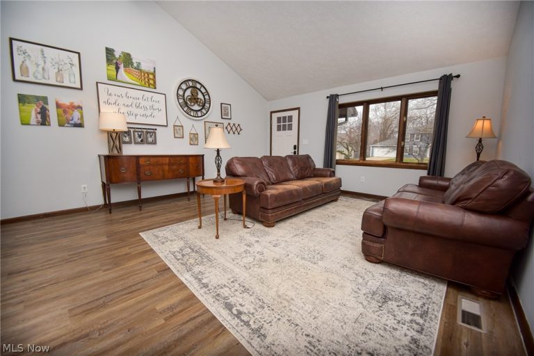 17134 Rabbit Run Drive, Strongsville, OH - Photo 5