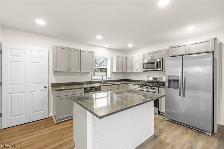 1334 Hazelwood Ave, Akron, OH - Photo 5