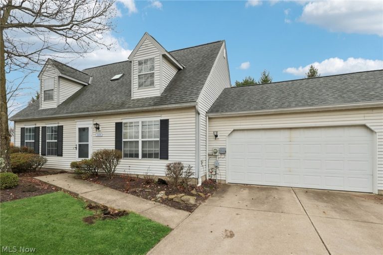 14459 Fullers Lane, Strongsville, OH - Photo 2