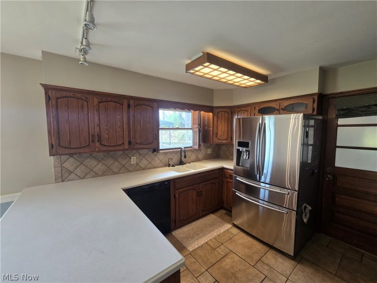 2000 Shady Lane, Zanesville, OH - Photo 6