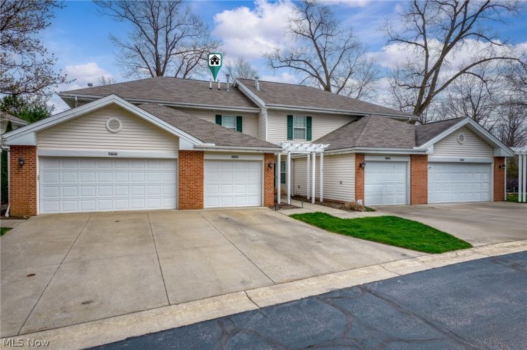 6755 Quarrystone Lane, Middleburg Heights, OH - Photo 4