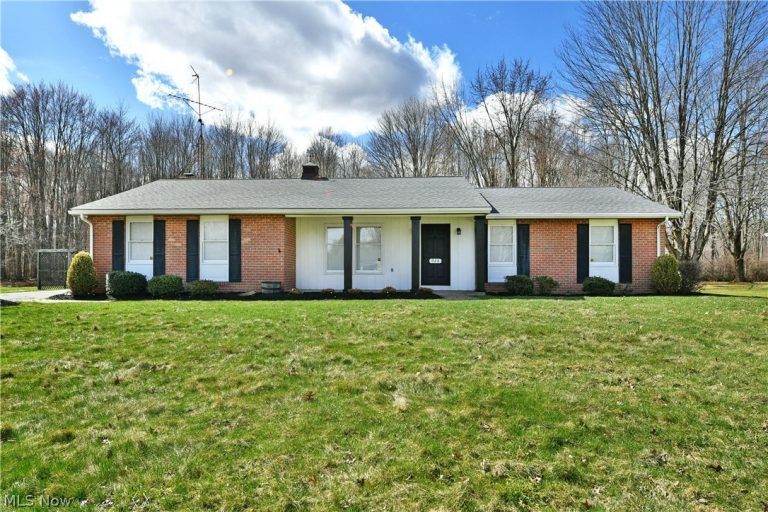 928 Bedford Road, Brookfield, OH, 44438