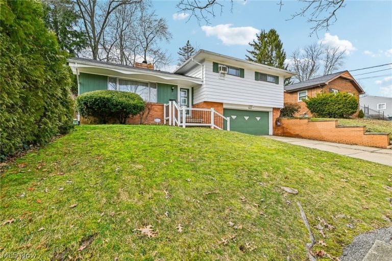 508 Clearbrook Drive, Akron, OH - Photo 2