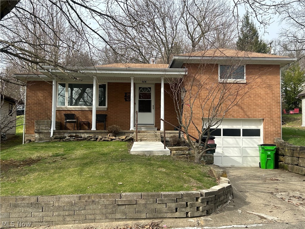 1618 Adams Street, Coshocton, OH