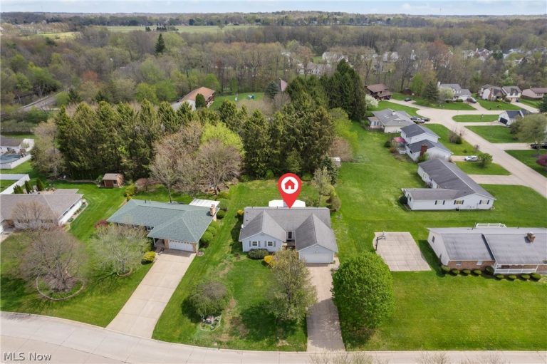 3757 Ramsey Drive, Uniontown, OH - Photo 2