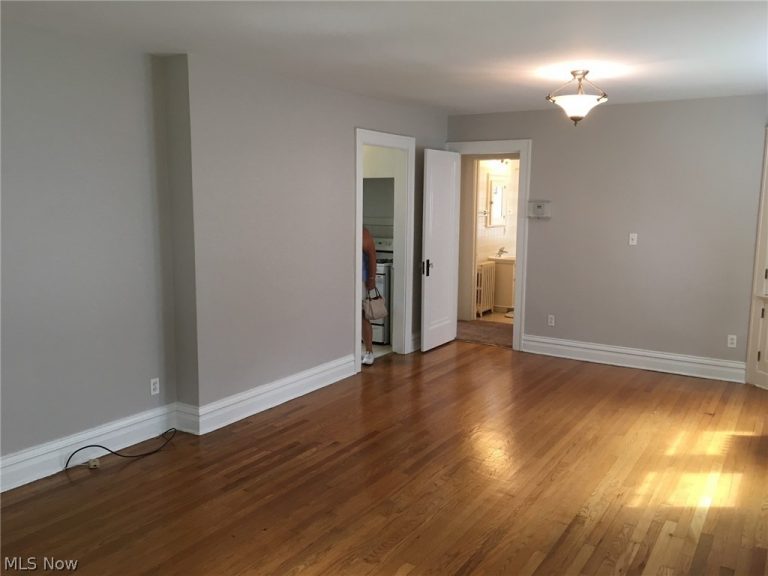 1715 Edgefield Road, Lyndhurst, OH - Photo 5