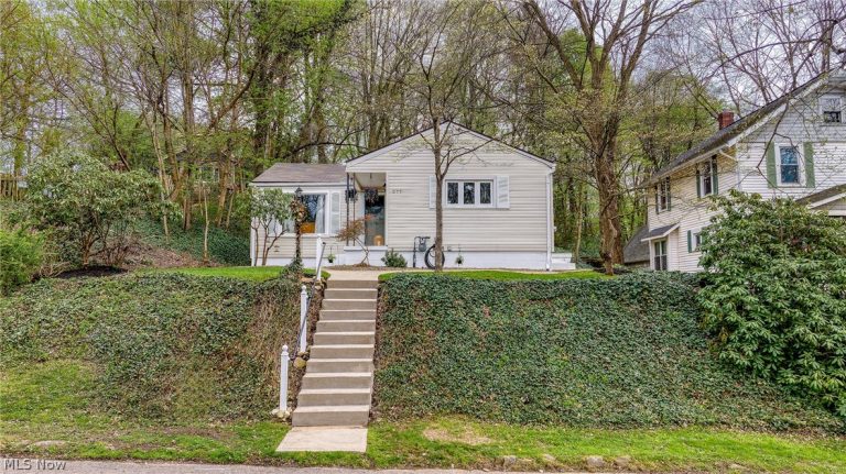 655 Way Street, Barberton, OH - Photo 6