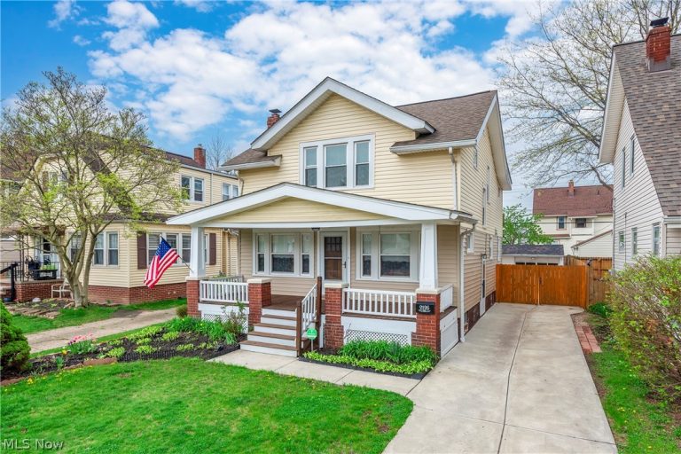 2126 Elbur Avenue, Lakewood, OH, 44107