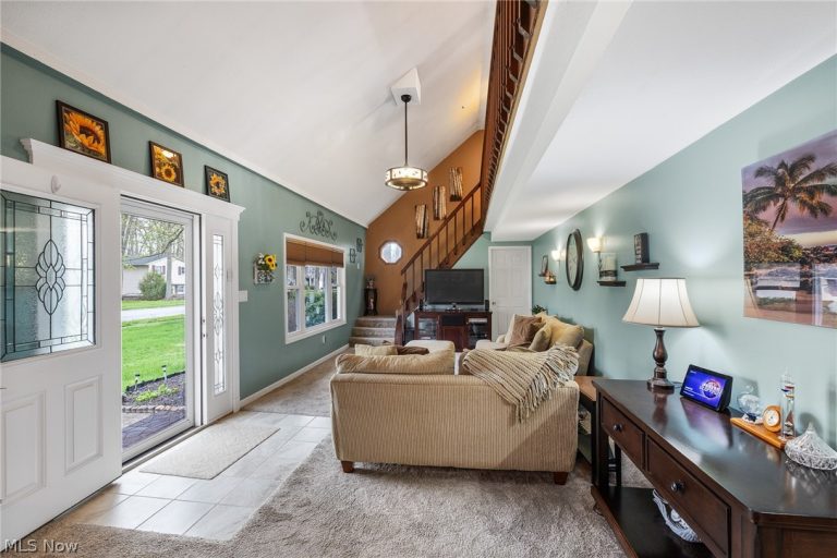 547 Cove Beach Avenue, Sheffield Lake, OH - Photo 4