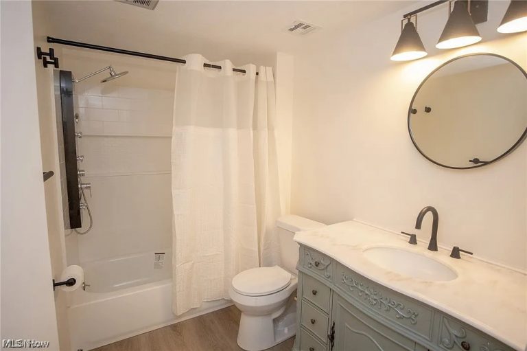 22121 River Oaks Drive #E10, Rocky River, OH - Photo 5