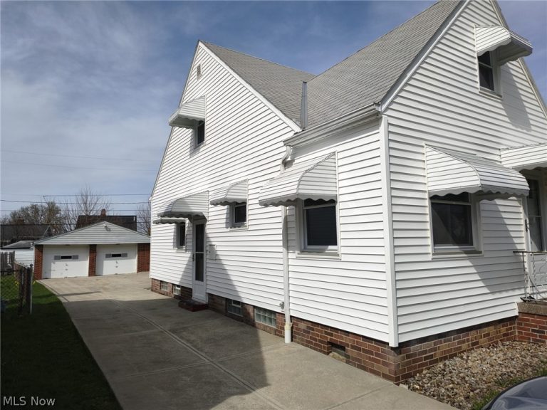 6010 Allanwood Drive, Parma, OH - Photo 2
