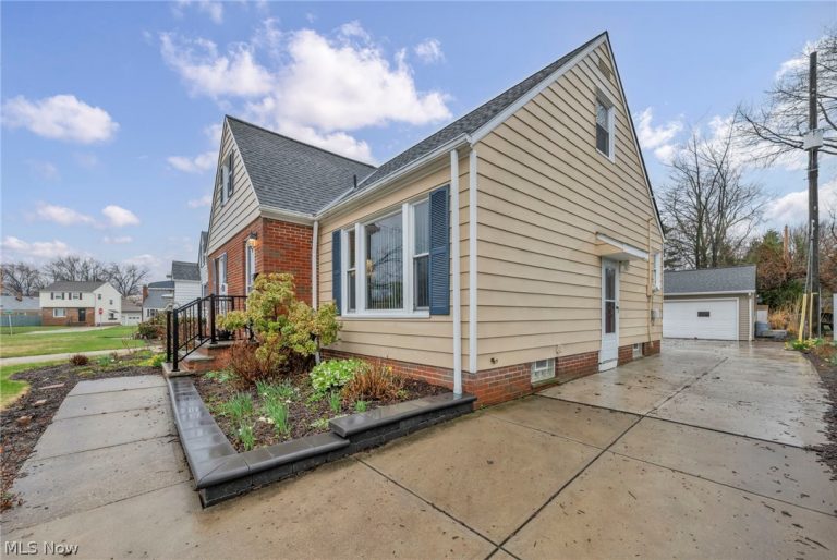 174 286th Street, Willowick, OH - Photo 6