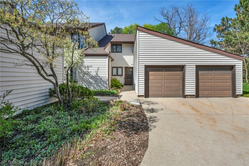 3432 Mayfield Road, Cleveland Heights, OH