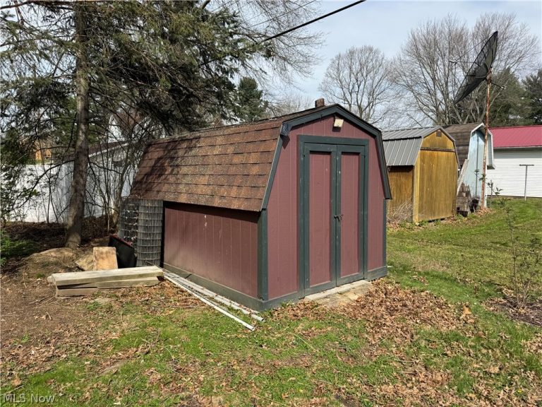 11238 Center Drive, Sandyville, OH - Photo 6