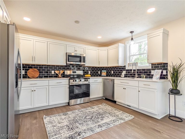 1154 Eaton Drive, Akron, OH - Photo 8