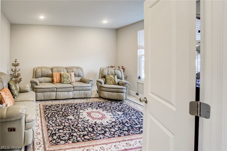 2848 Galway Drive, Brunswick Hills, OH - Photo 8