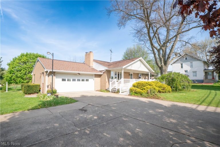 6501 Ravenna Avenue, Louisville, OH - Photo 2