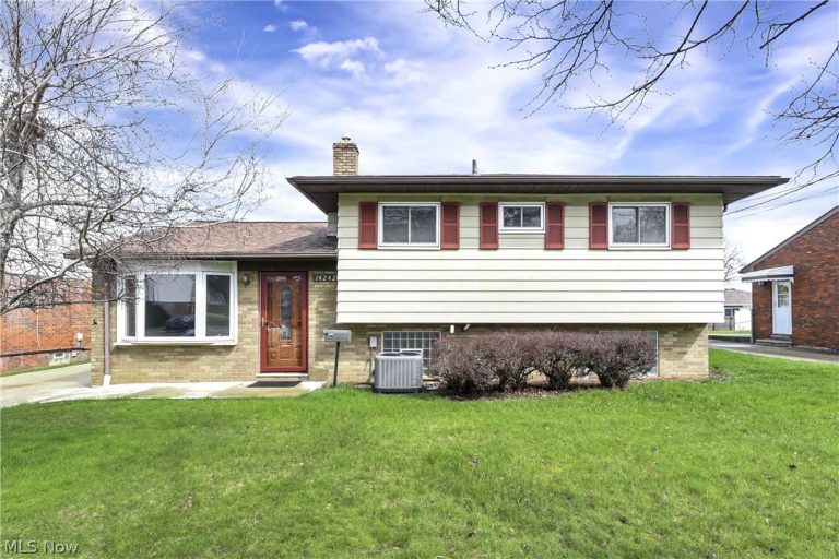 14242 Holland Road, Brook Park, OH - Photo 2