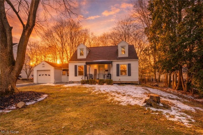 3355 Sycamore Drive, Stow, OH - Photo 2