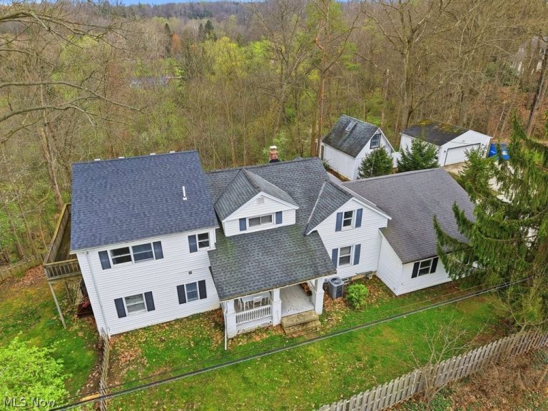 7981 Kinsman Road, Novelty, OH, 44072