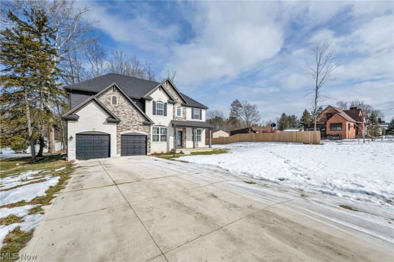 19736 Westwood Drive, Strongsville, OH - Photo 4