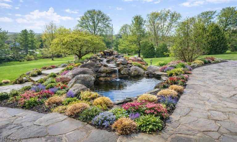 4705 Barnsleigh Drive, Bath, OH - Photo 3