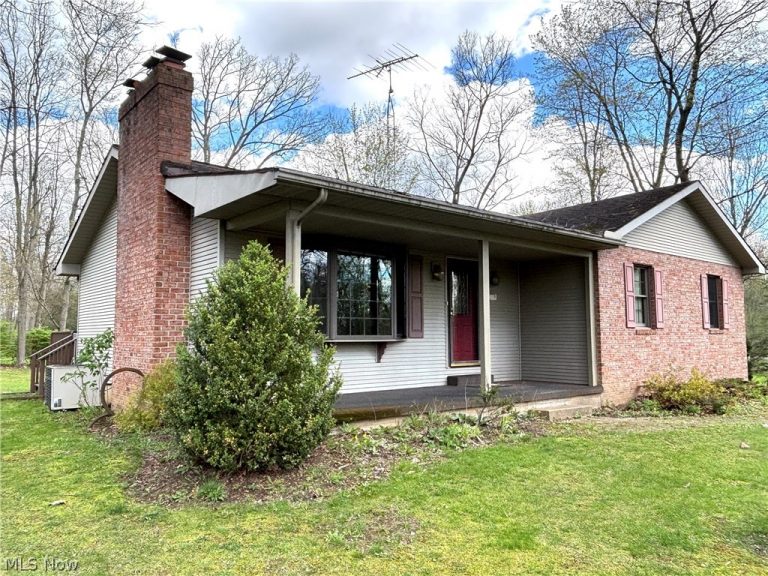 42900 Woodvale Lane, Columbiana, OH, 44408