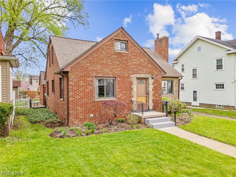 222 Montrose Avenue, Canton, OH - Photo 2